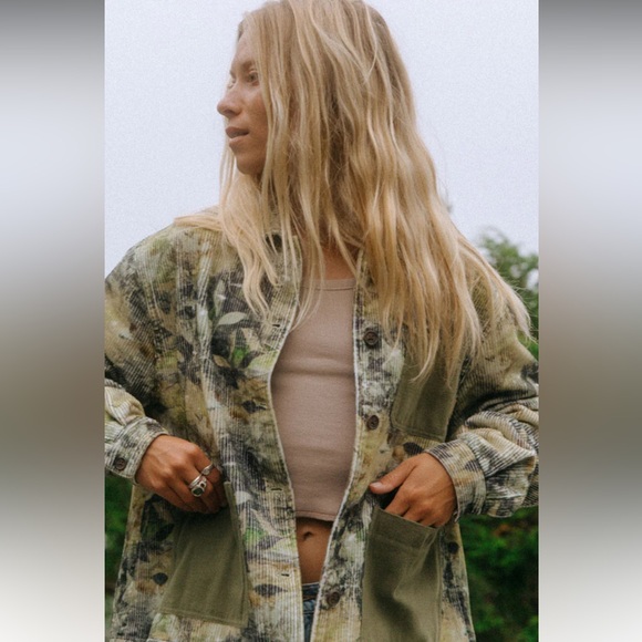 NWT Women's Leaf Camo Corduroy Artist Jacket - Picture 2 of 10